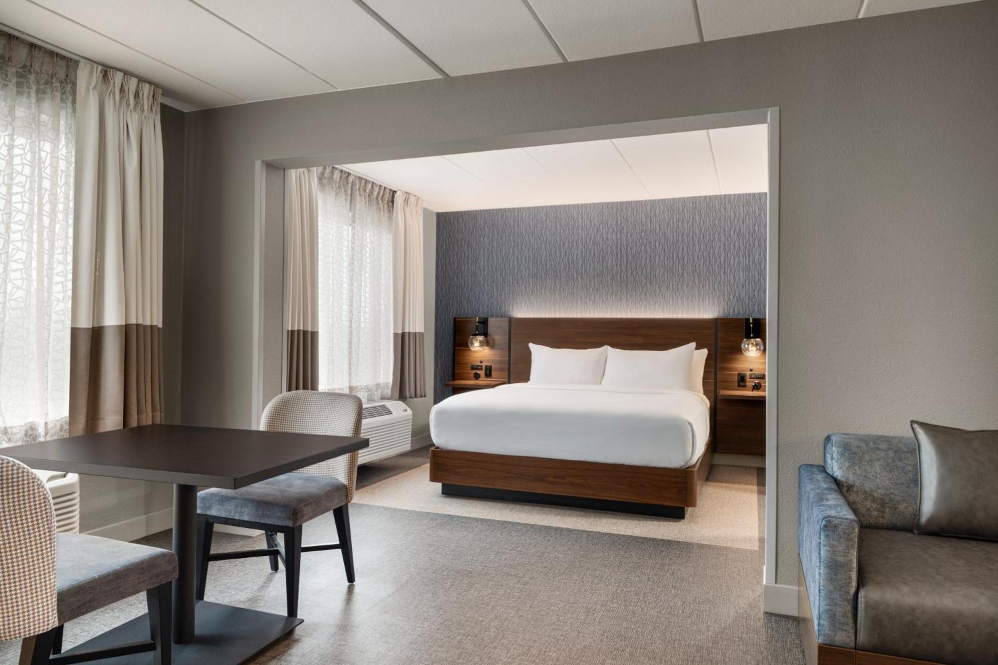 Four Points By Sheraton Columbus-Polaris Exterior photo