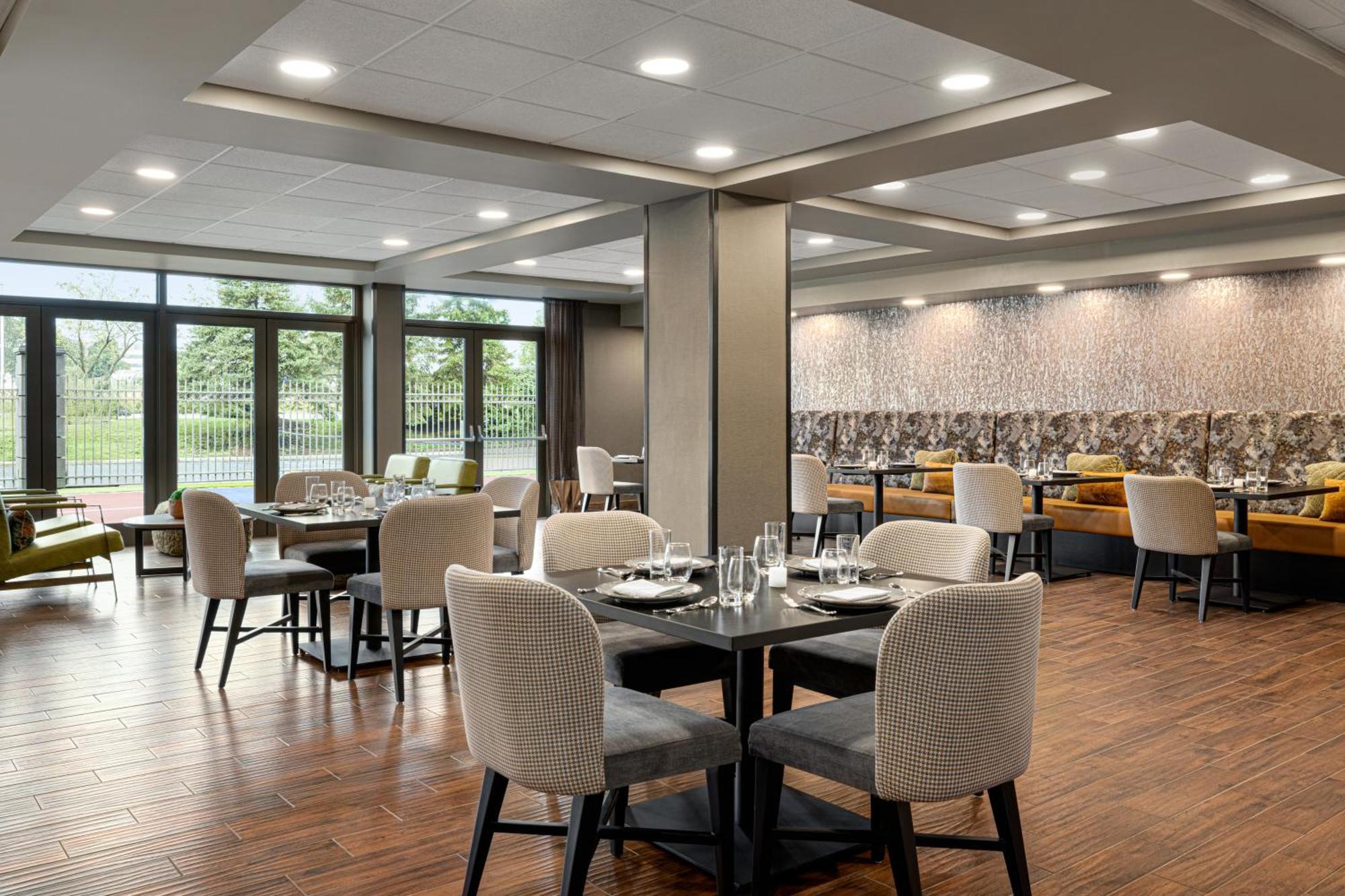 Four Points By Sheraton Columbus-Polaris Exterior photo