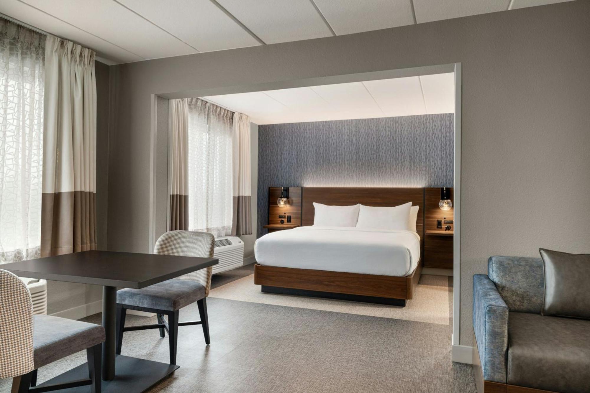 Four Points By Sheraton Columbus-Polaris Exterior photo