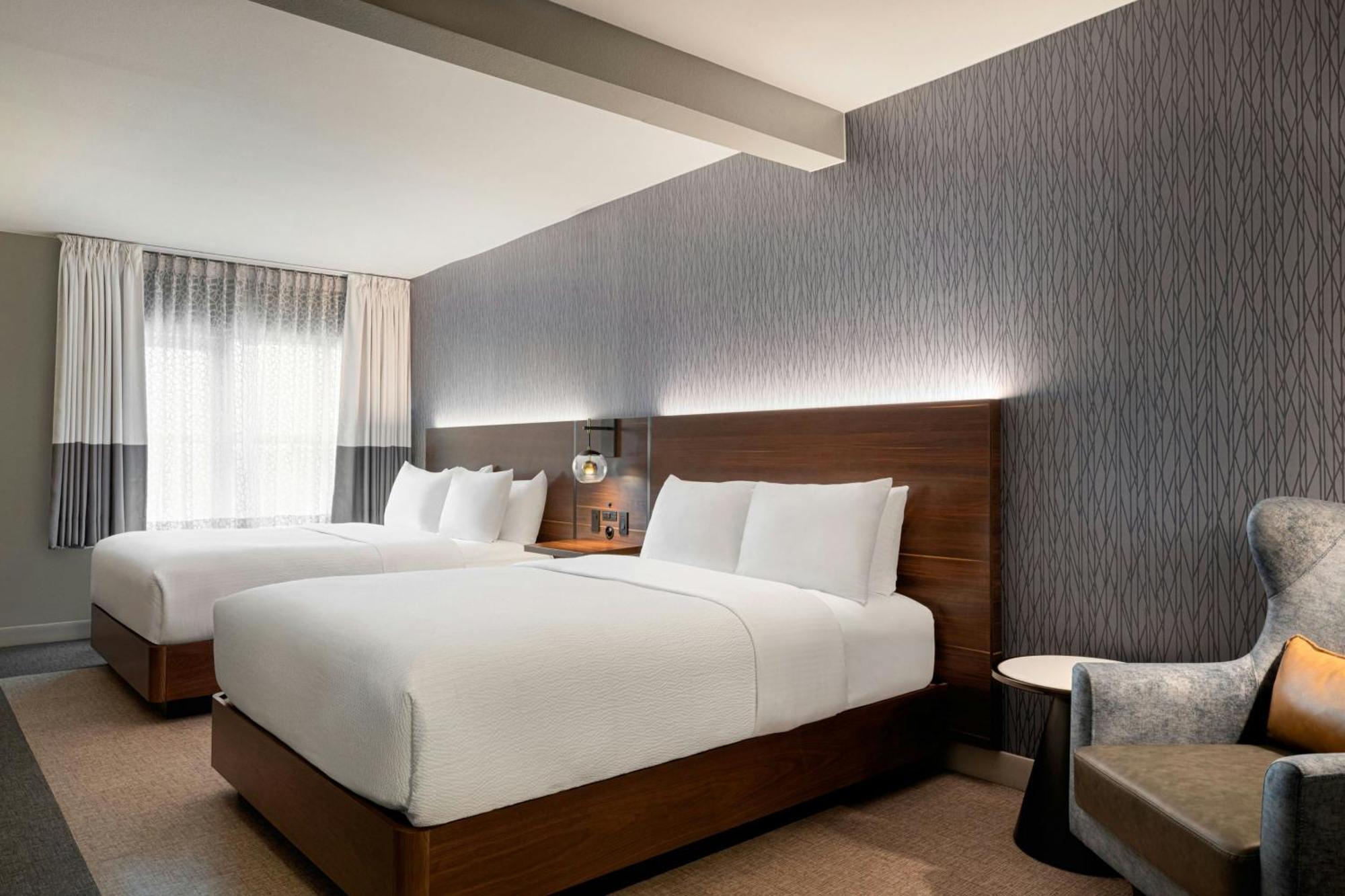 Four Points By Sheraton Columbus-Polaris Exterior photo